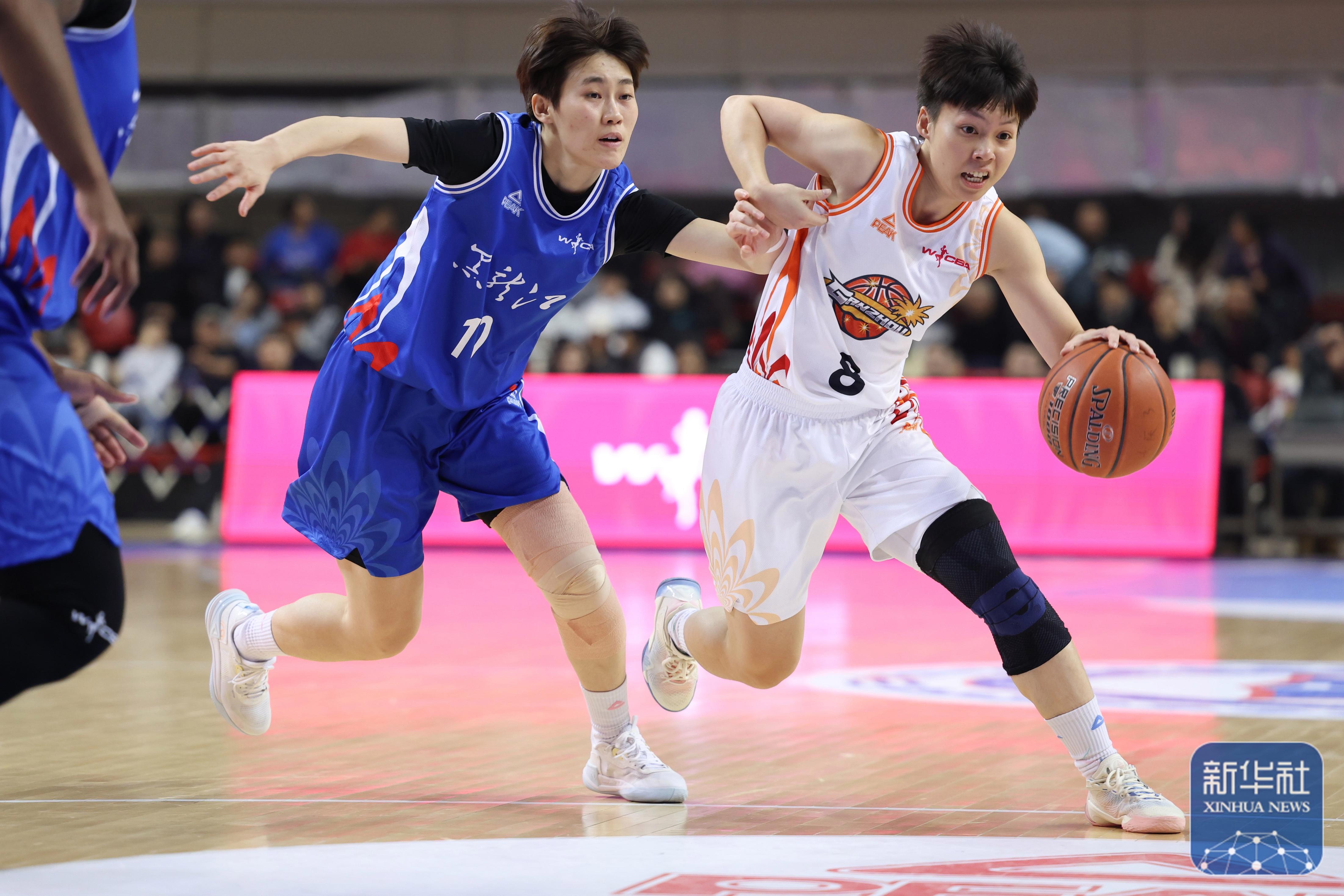 精彩对决，两队争夺金牌胜利