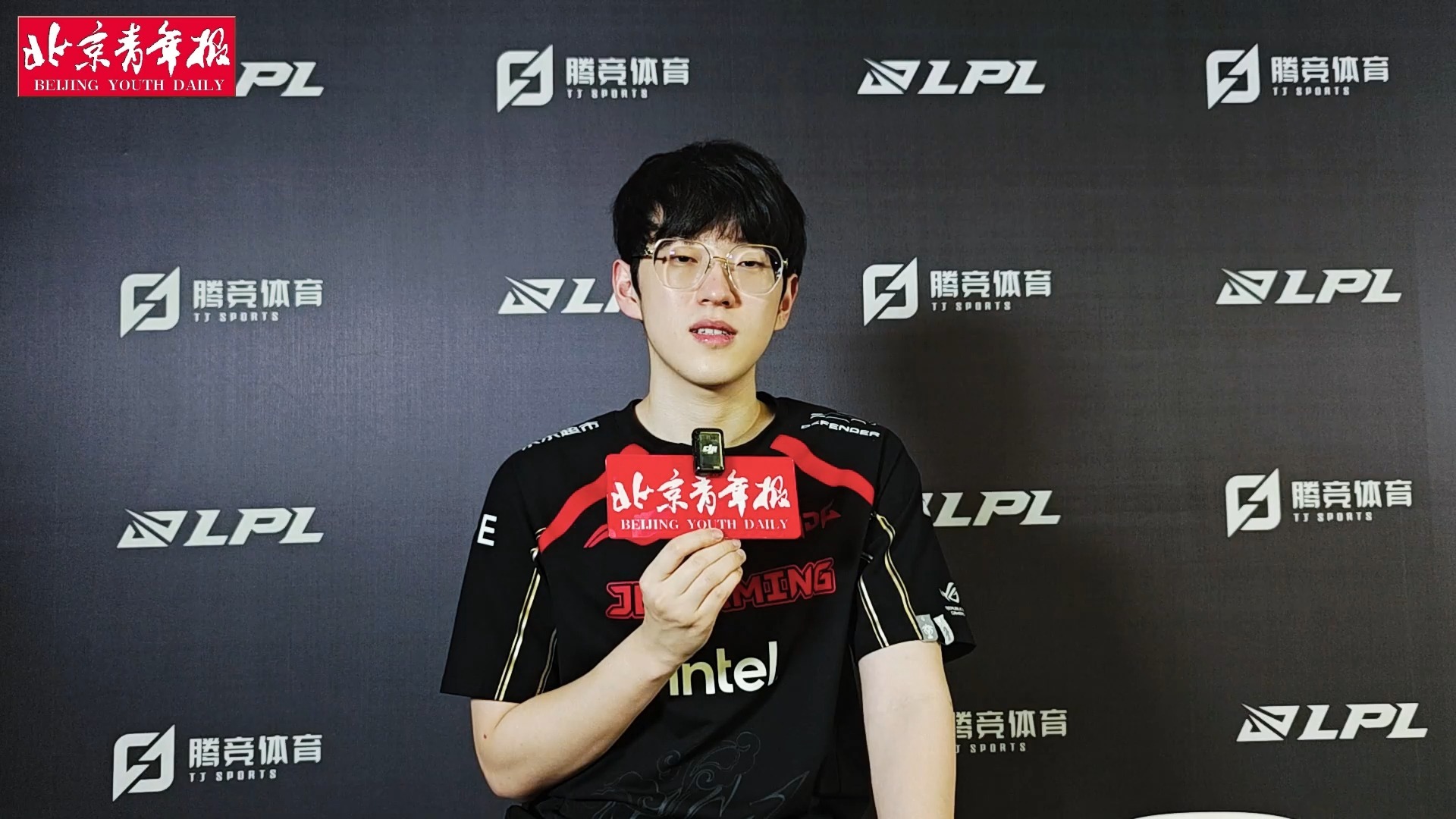 Scout回归赛场，势不可挡首场状态亮眼，RNG观众沸腾！